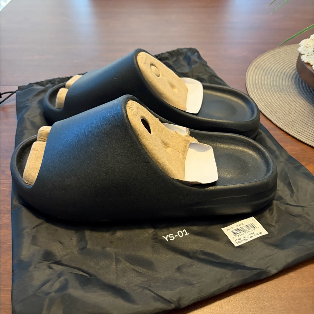 Yeezy YS-01 slip-on shoes men’s size 9 & 10